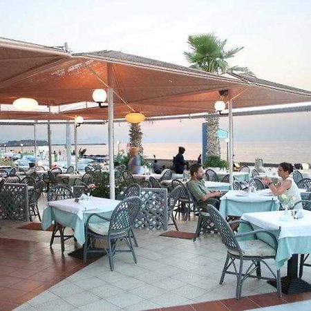레팀노 Flisvos Beach (Adults Only) 아파트 외부 사진